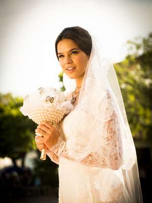 Bruna Marquezine usa vestido de noiva de R$ 20 mil em novela