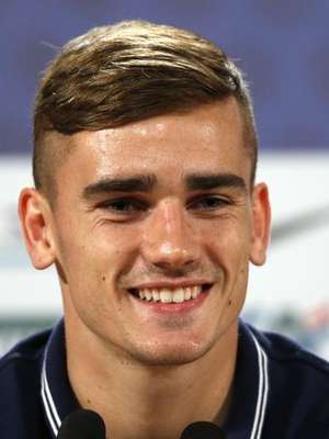 Atlético de Madrid confirma contratação de Griezmann