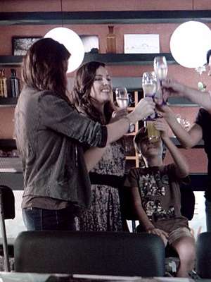 'Em Família': Cadu será padrinho de Clara e Marina