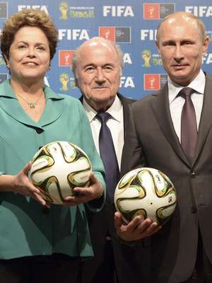 Dilma garante Copa limpa em meio a escândalos da Fifa