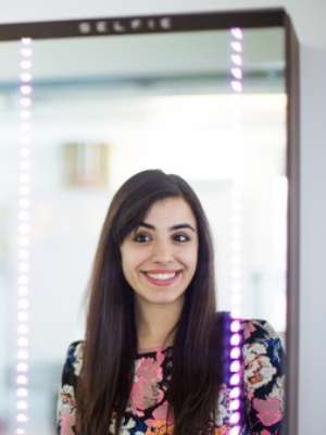 Agência digital inventa espelho que tira selfies