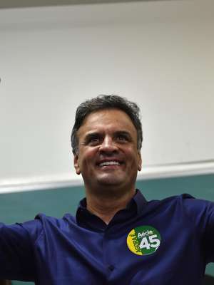 Aécio vence em Berlim com 733 votos contra 571 de Dilma