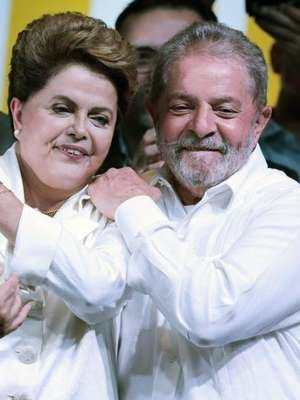 Com forte abstenção, Aécio ganha em Tóquio com 87%