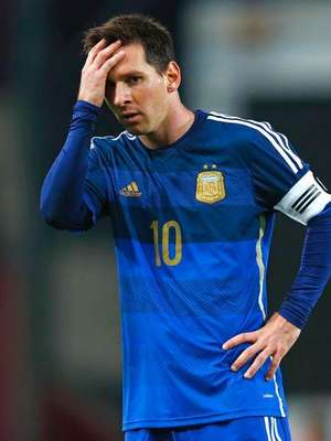 Messi diz que se arrependerá para sempre de erros na Copa