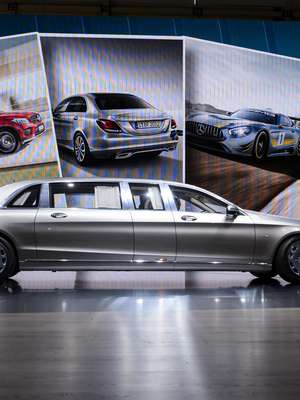 Mercedes estreia nova limusine de 6,5 metros em Genebra