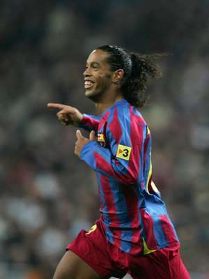 Presidente que reuniu Ronaldinho e Eto'o quer Messi em 2020