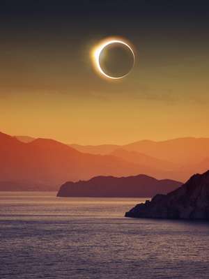 Cruzeiros oferecem visão privilegiada do eclipse solar
