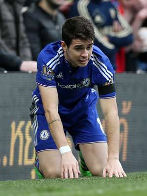 Conte exalta Oscar e garante permanência do meia no Chelsea