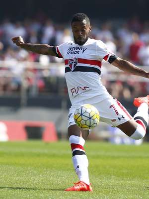 Michel Bastos acerta com o Palmeiras por duas temporadas