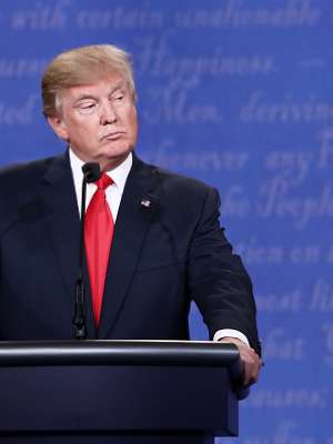 Asesor de Trump filtra por error plan de inmigración