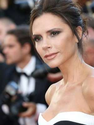 Victoria Beckham e Mark Rylance são condecorados pela ...