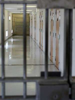 Motorista é preso na Finlândia após atropelar quatro ...