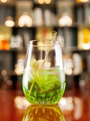 Tim-tim! Aprenda a preparar drinques com espumante