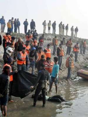 Ao menos 26 mortos em naufrágio de barco no rio Ganges