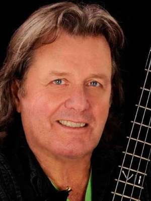 Aos 67 anos, morre John Wetton, vocalista do Asia