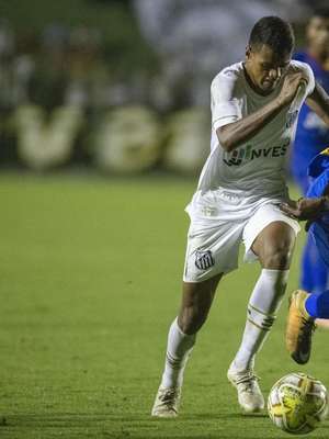 Santos leva virada do São Caetano e vê vaga ameaçada