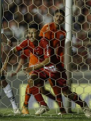 Corinthians fica no empate com o Ituano, mas avança em 1º