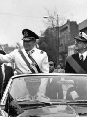 As homenagens de Bolsonaro a Pinochet e por que o ...