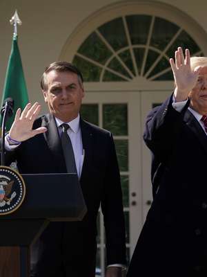 Deputados democratas fazem carta contra Bolsonaro