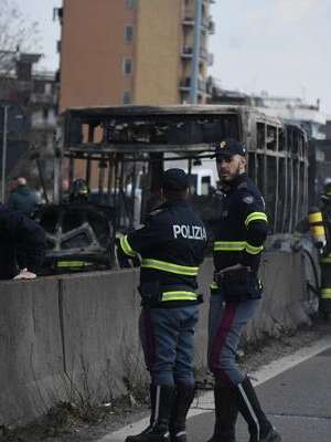 Juiz confirma terrorismo em sequestro de ônibus na Itália