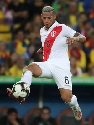 Flamengo aceita proposta e Trauco vai para clube francês