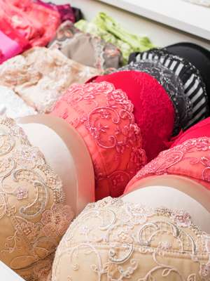 Esta é a forma correta de lavar seus sutiãs - e fazê-los ...