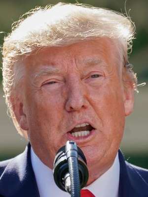 Trump declara emergência na Flórida por furacão Dorian