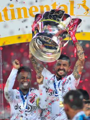 Athletico-PR vence o Inter e é campeão da Copa do Brasil