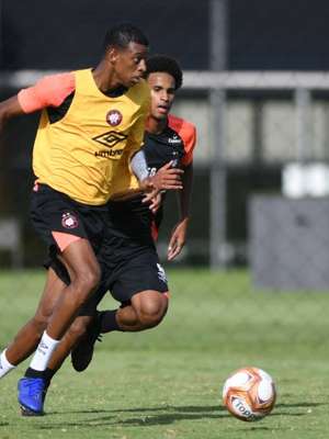 Presidente do Santos lamenta saída "pelas costas" de ...