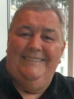 Homem grava mensagem fingindo estar preso no caixão e ...