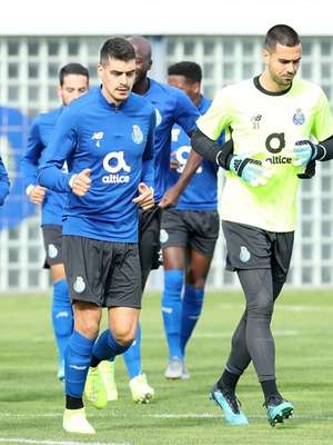 Arsenal tenta manter 100% na Liga Europa; United e Porto ...