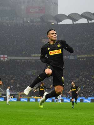 Lautaro brilha de novo, Inter vence SPAL e assume liderança