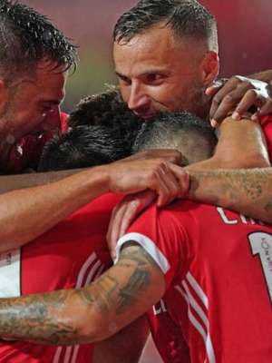 Benfica encara o Boavista na luta para manter a ...