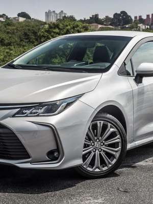 Avaliação: Toyota Corolla XEi evolui sem perder ...