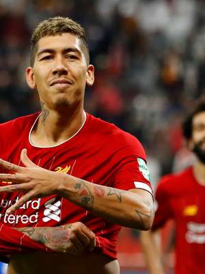 Firmino tira Liverpool do sufoco e garante final com Fla