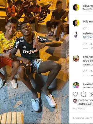 Arboleda veste camisa do Palmeiras e enfurece torcida