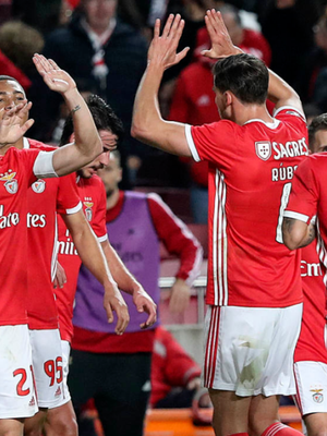 Benfica testa liderança contra o Vitória de Guimarães