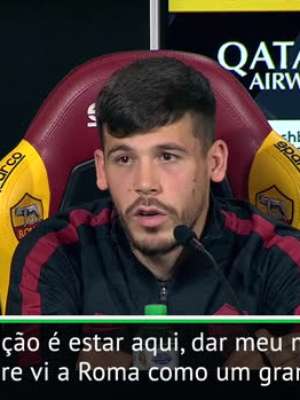 FUTEBOL: Serie A: Carles Pérez, em apresentação na Roma: ...