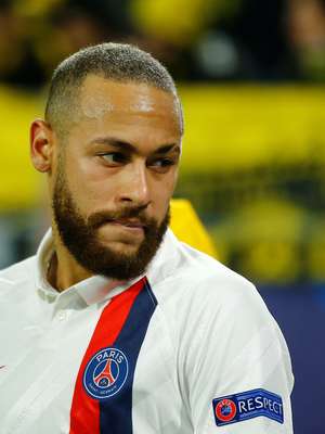 Neymar se recusa a treinar no PSG, diz jornal francês
