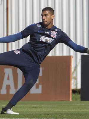 Corinthians acerta empréstimo de goleiro ao Paraná