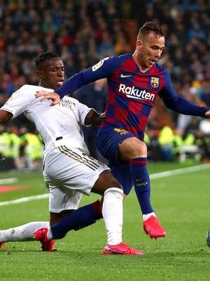 Jornal: Barça pode envolver Arthur em negociação por Lautaro