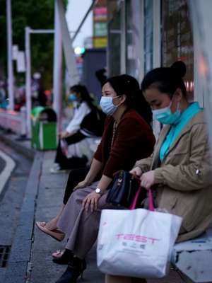 Epicentro chinês do coronavírus suaviza restrições