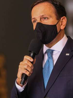 'Vacina deve ser obrigatória para todos', opina Doria