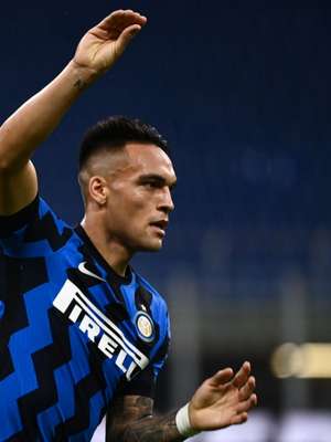 Lautaro se distancia do Barcelona após polêmica com Messi