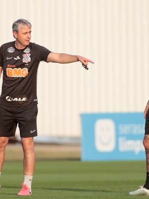 Tiago Nunes diz que busca ajustar o Corinthians para ...