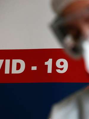 França registra 16 mil novos casos e 46 mortos em 24h