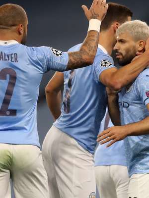 Agüero marca após mais de 7 meses, e City vira sobre Porto