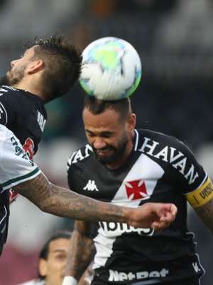 Luiz Adriano tem sobrecarga na coxa e é dúvida contra Ceará