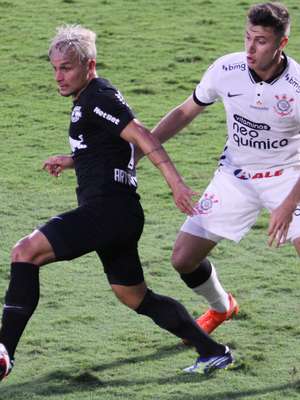 Corinthians empata com o Bragantino na estreia do Paulistão