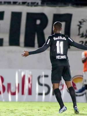 Cauê comemora estreia pelo Corinthians: 'Tudo que sonhei'